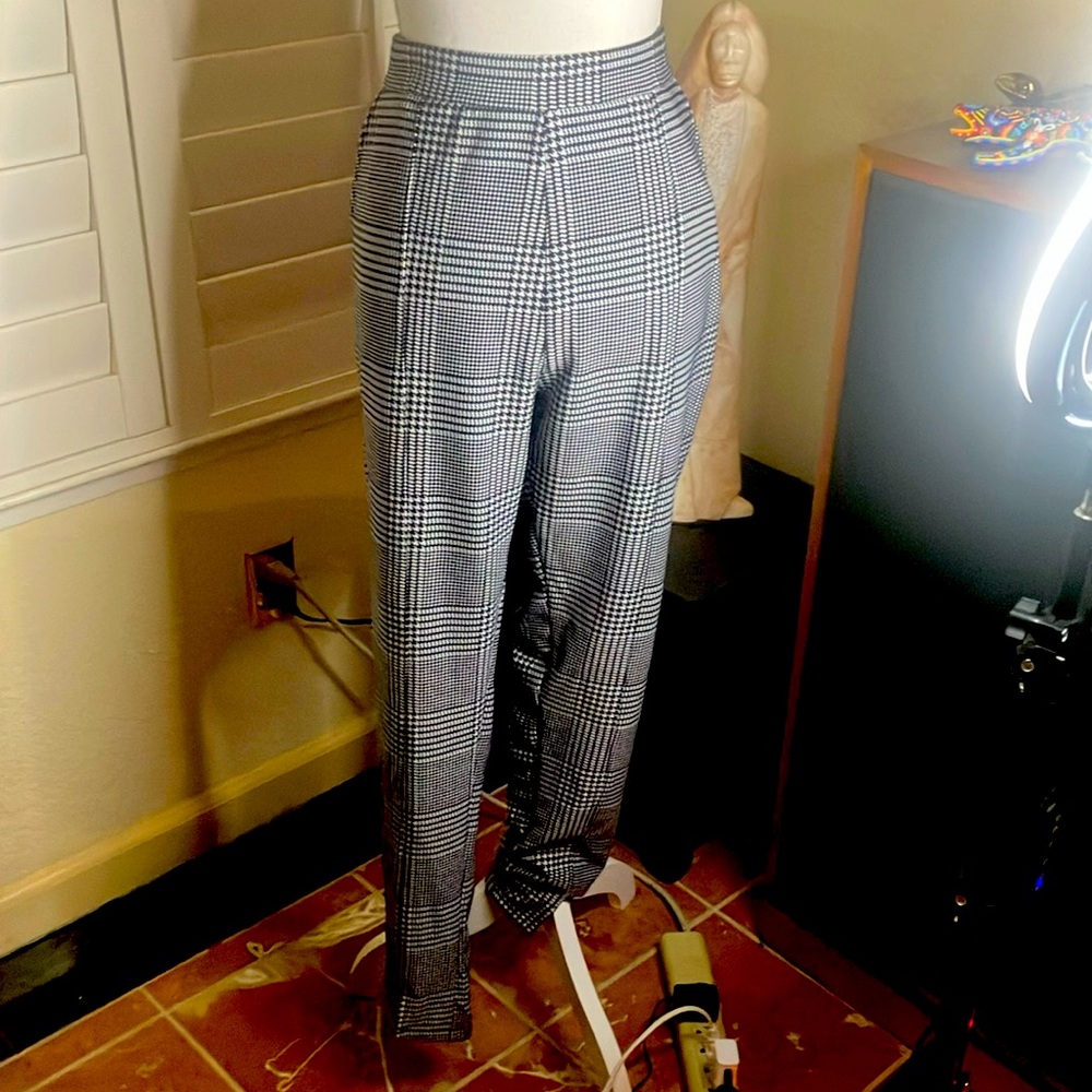🤍🖤KYOYO Black & White Herringbone Print Two Pocket, Pull On Pants Size 3XL